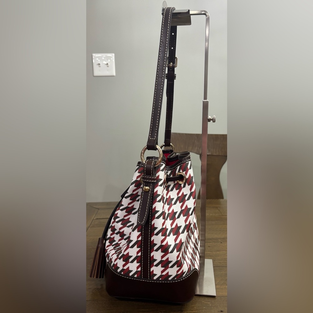 Dooney & Bourke Houndstooth Drawstring Crossbody Bucket Bag - Picture 4 of 14
